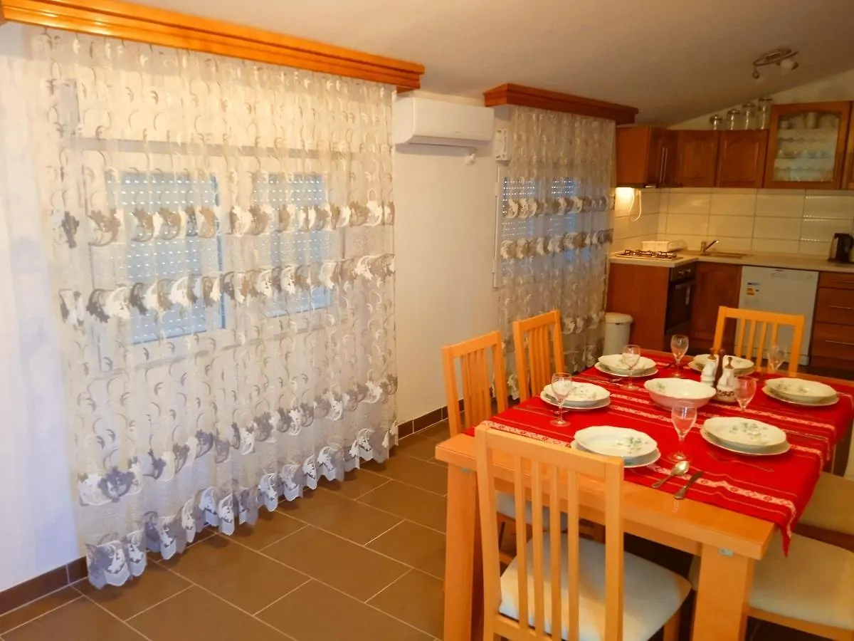 Apartman Josipa Peroj Apartment